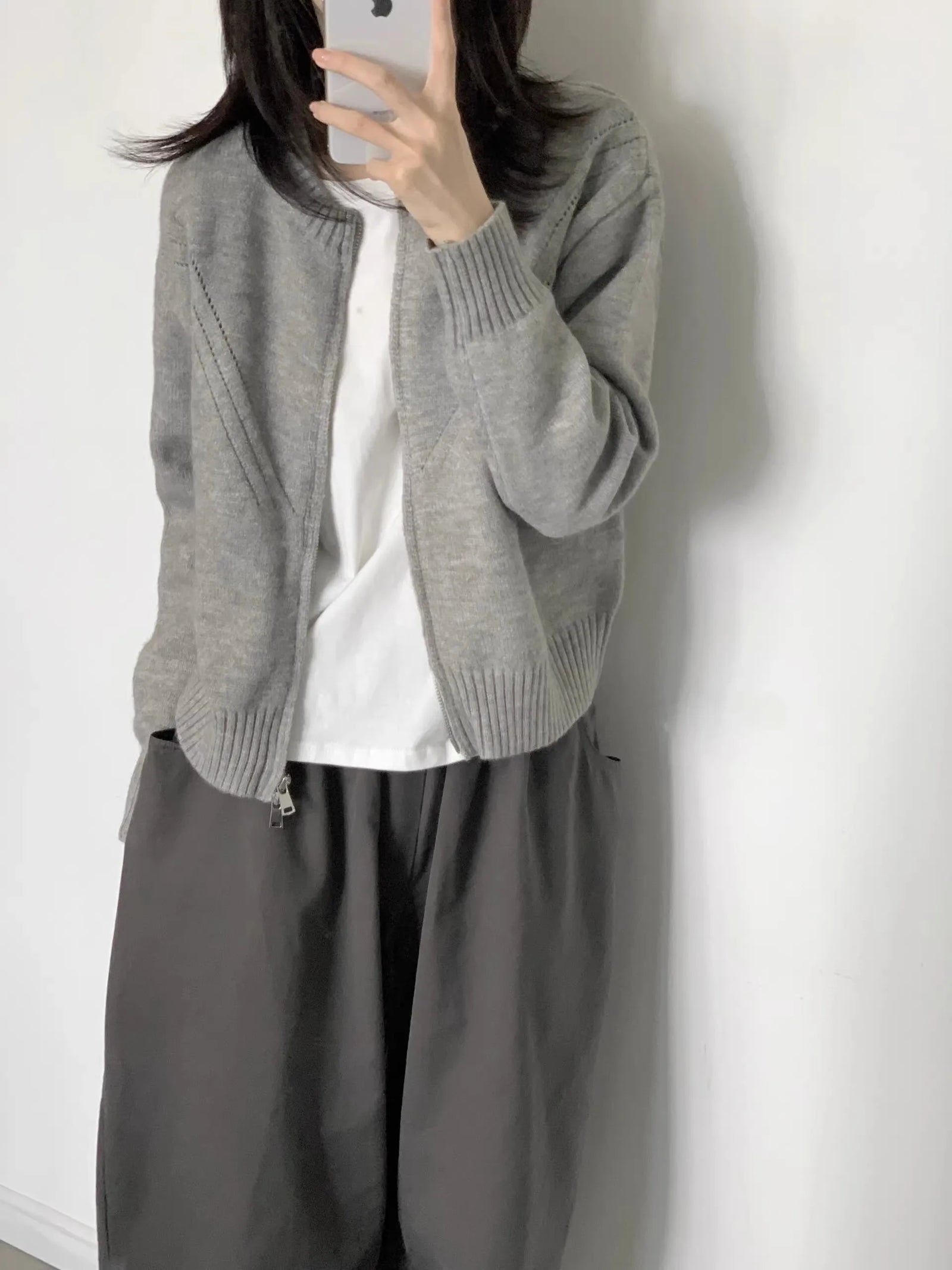 High-end grey retro cashmere knitted zipper cardigan women loose sweater coat with wool autumn and winter