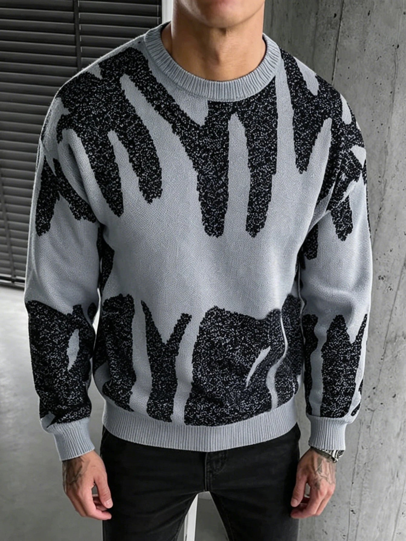 Men's Abstract Pattern Crew Neck Knit Sweater