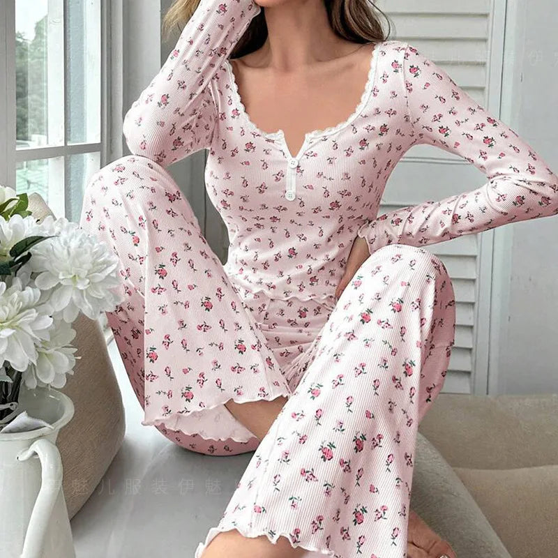 Women's Floral Textured Long Sleeve Pajama Set with Top and Pants