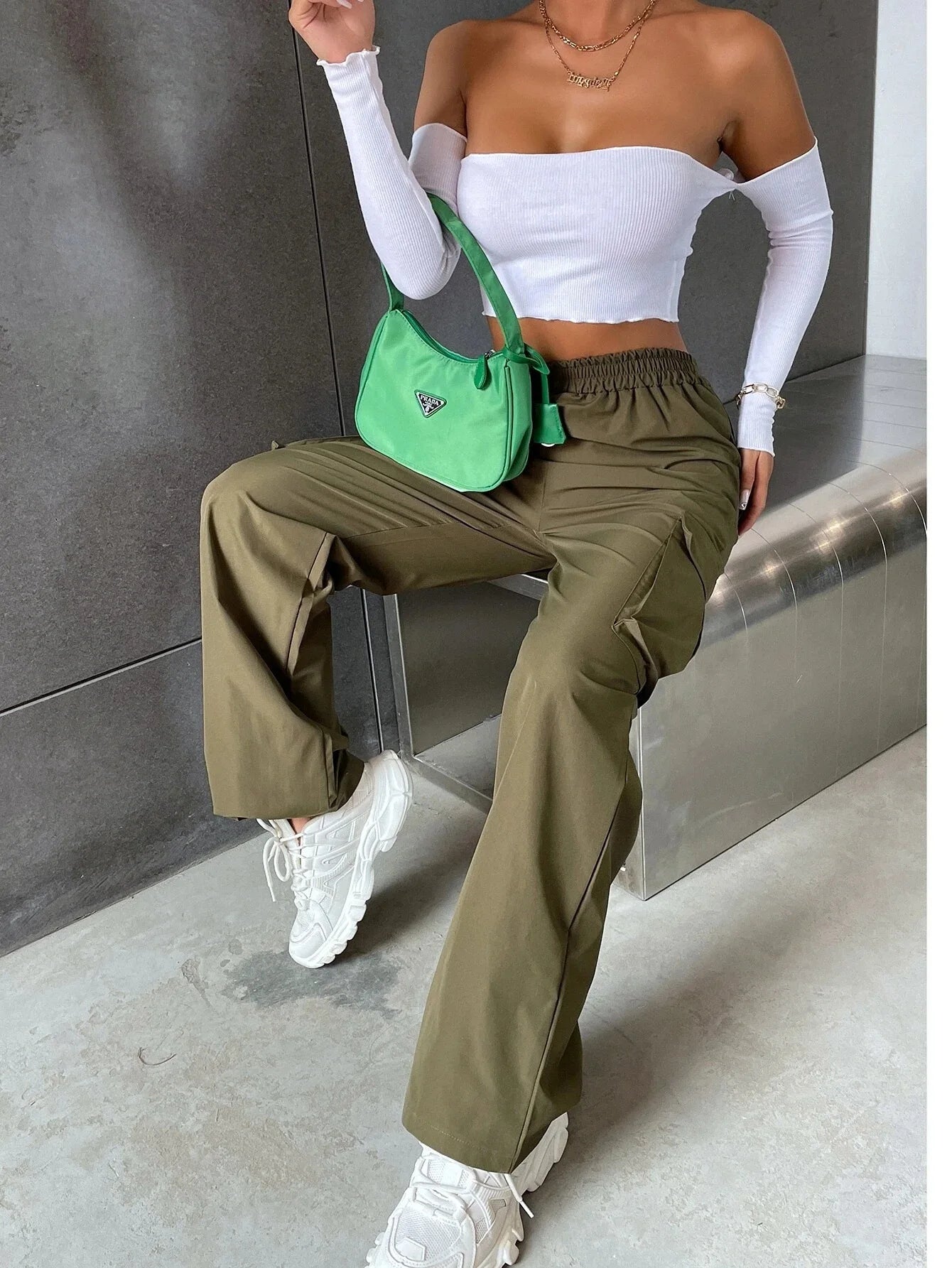 Women's Wide Leg Cargo Pants with Elastic Waist and Large Pockets