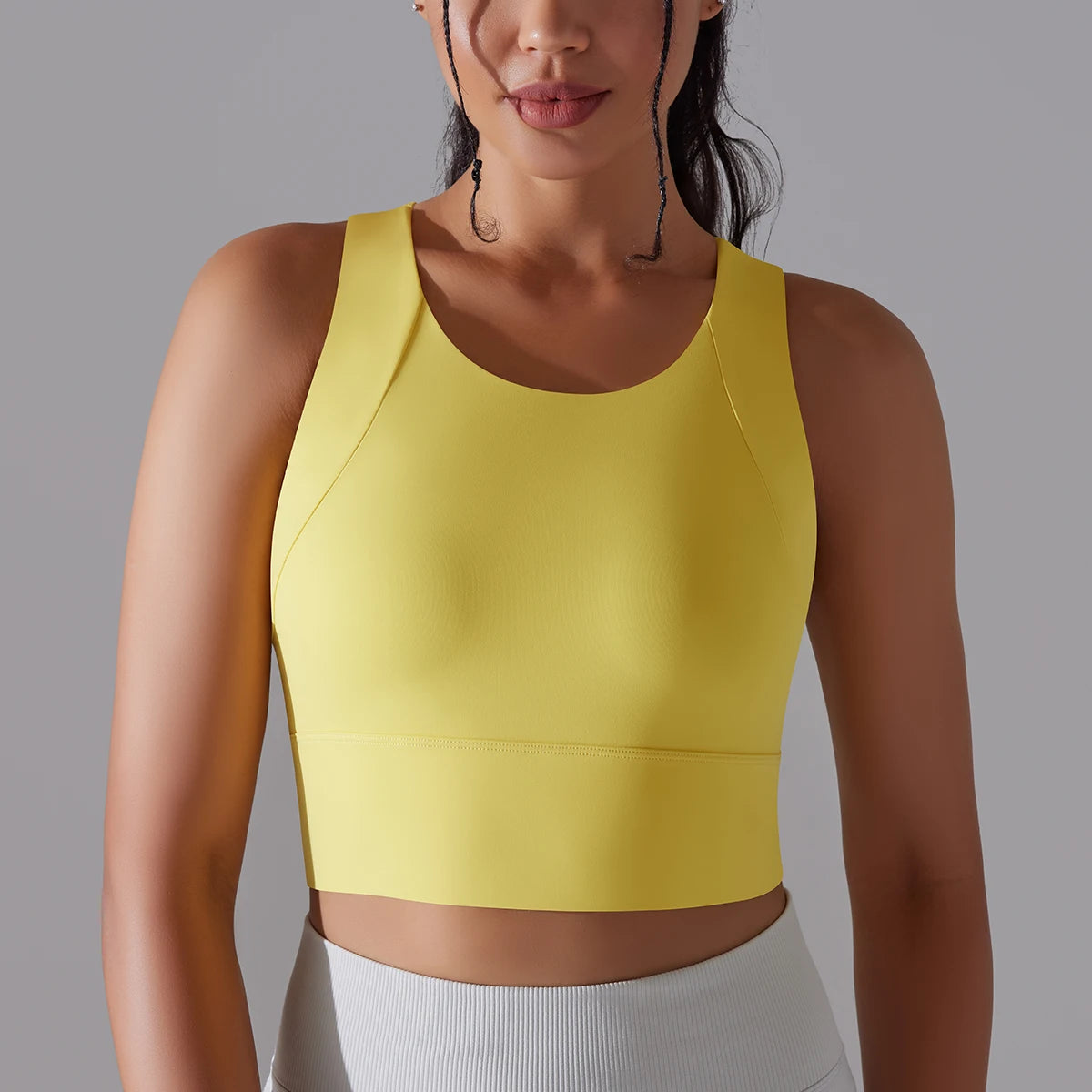 Women's Solid Nylon Blend Sports Bra with a Fitted Stretch Silhouette