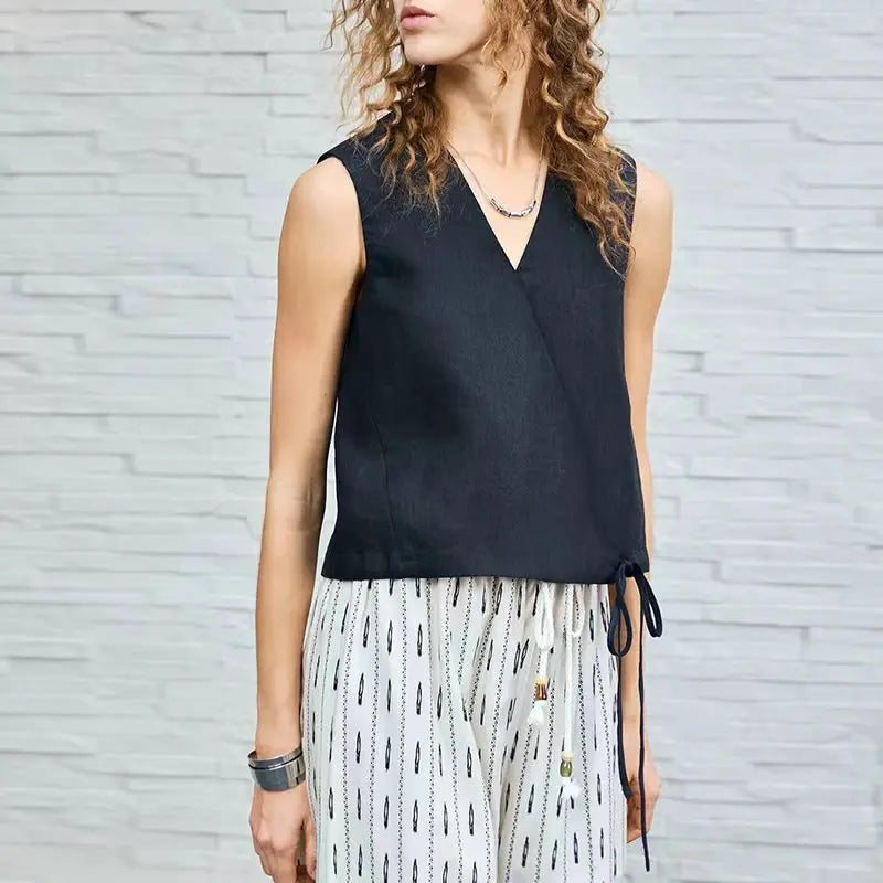 Women's Linen Sleeveless V-Neck Cropped Tank Top with Tie Detail for Summer