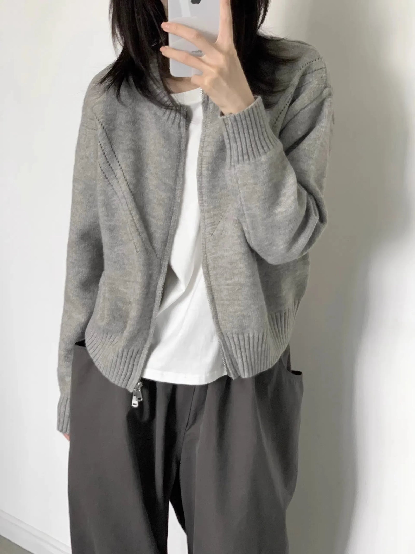 High-end grey retro cashmere knitted zipper cardigan women loose sweater coat with wool autumn and winter