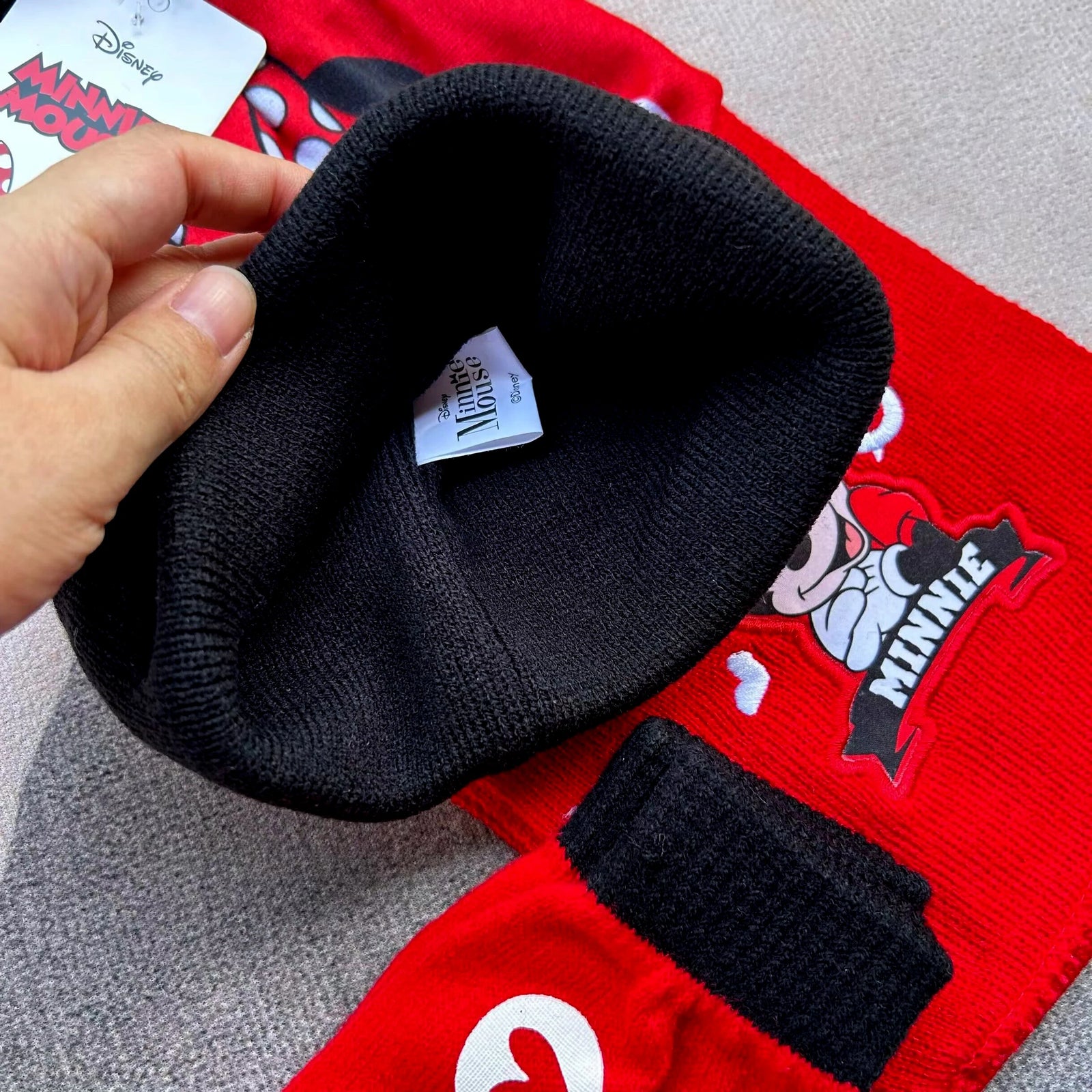 Children's Minnie Mouse Hat Scarf and Gloves Set for Winter Wear