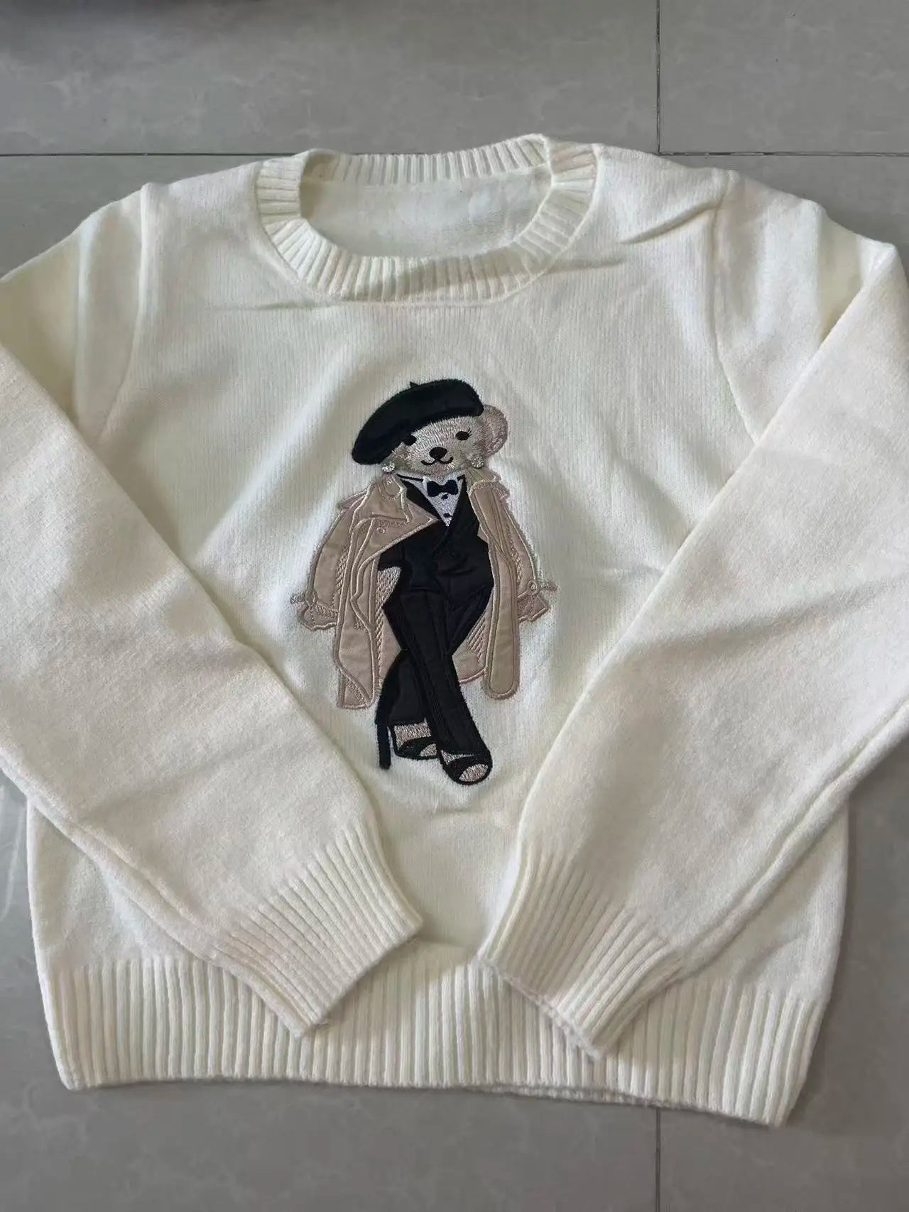 Women's Teddy Bear Graphic Crew Neck Sweater Casual Knit Layer