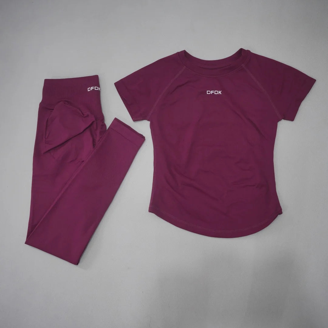 Women's Tee And Leggings Yoga Set For Workout Outfits