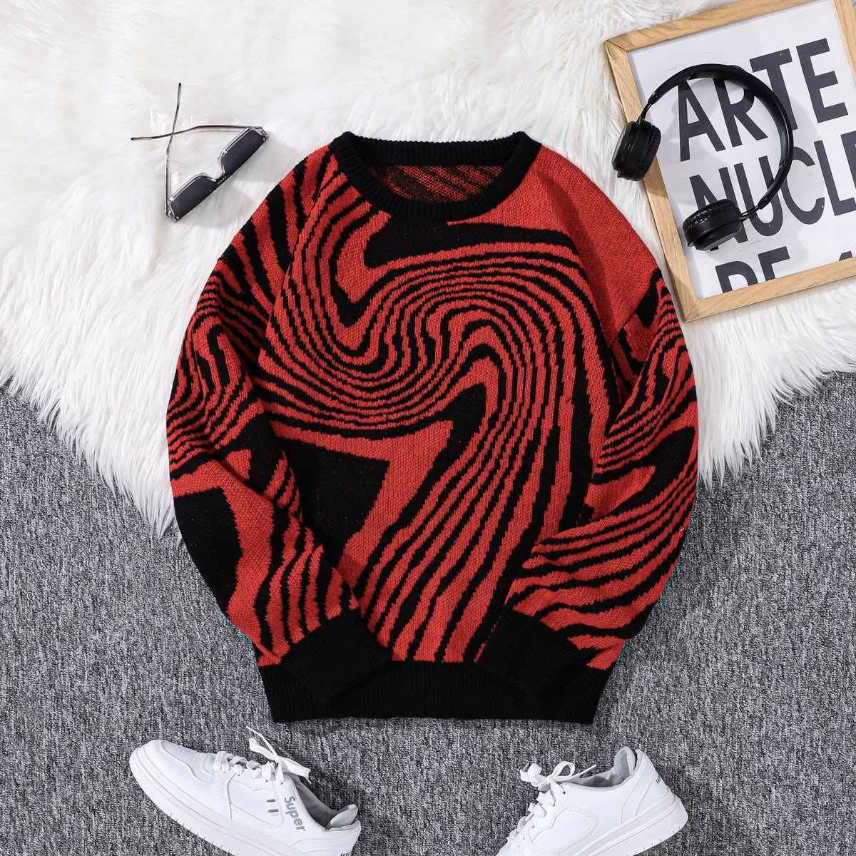 Men's Swirl Pattern Crew Neck Knit Sweater
