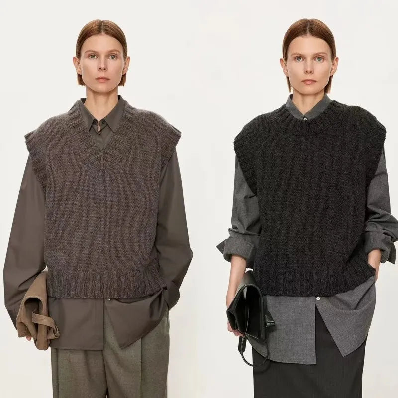 A stylish layering of 100% wool vest, V-neck vest waistcoat loose sleeveless vest and knitted sweater women autumn and winter