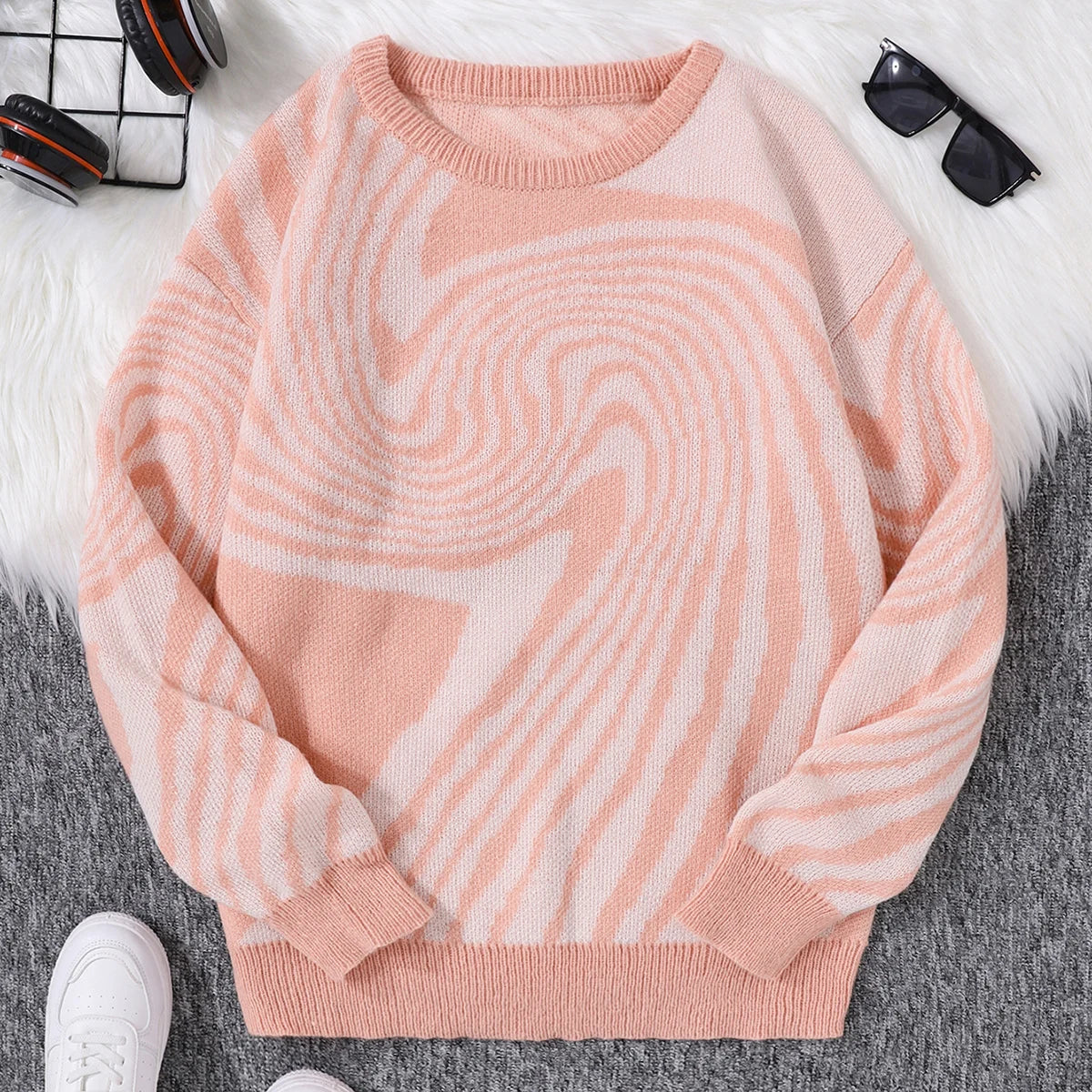 Men's Swirl Pattern Crew Neck Knit Sweater