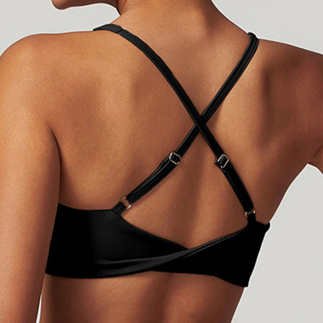 Women's Scoop Neck Cross Back Sports Bra