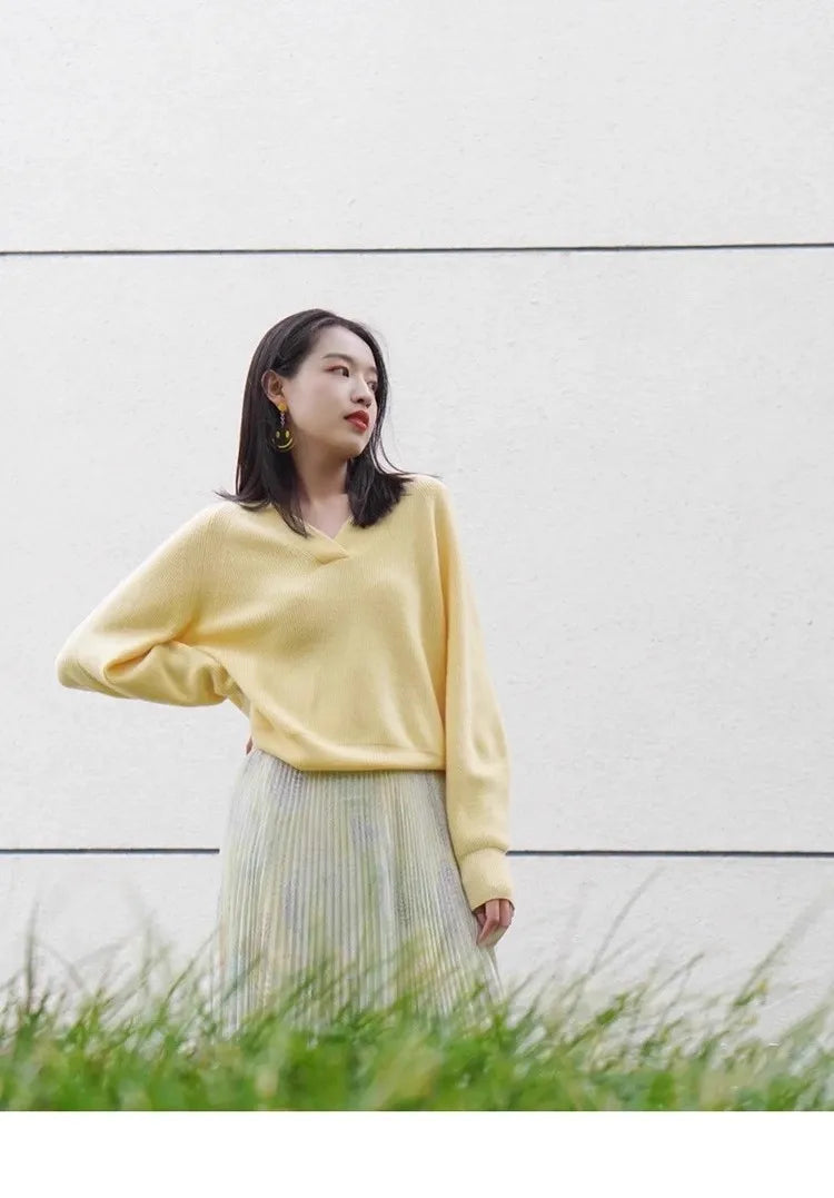 V-neck pure cashmere sweater women autumn and winter loose and versatile knitted sweater short wool base layer
