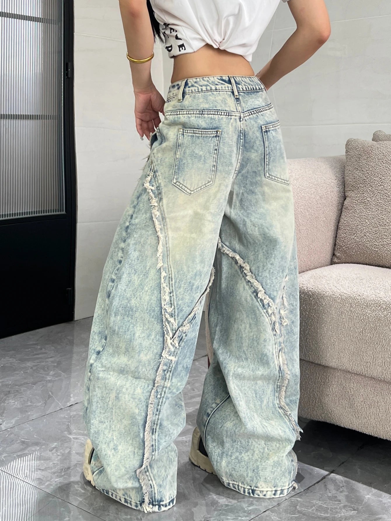 Women's Light Wash Distressed Panel Denim Jeans For Everyday Outfits