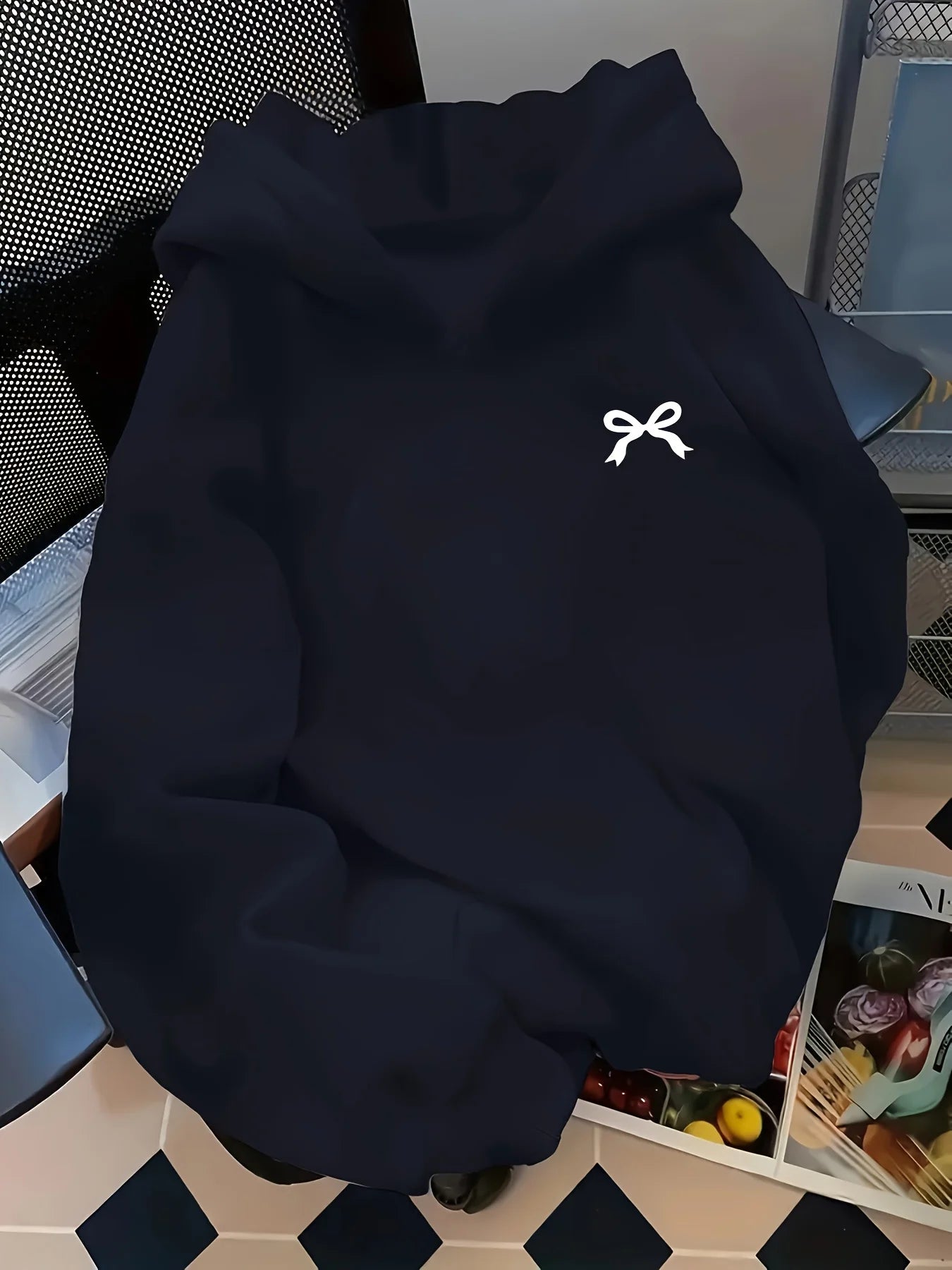 Bow Graphic Long Sleeve Pullover Casual Hoodie for Layering