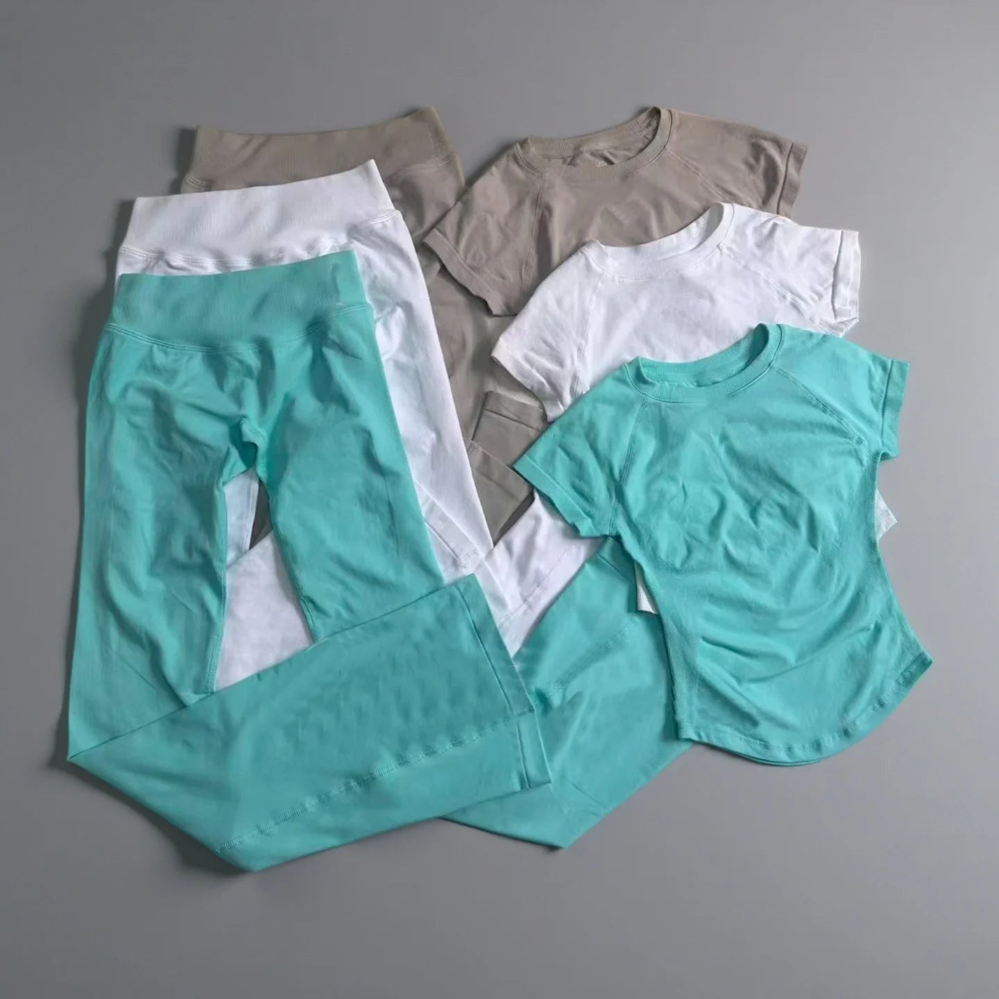 Women's Tee And Flared Bottoms Yoga Set For Workout Outfits