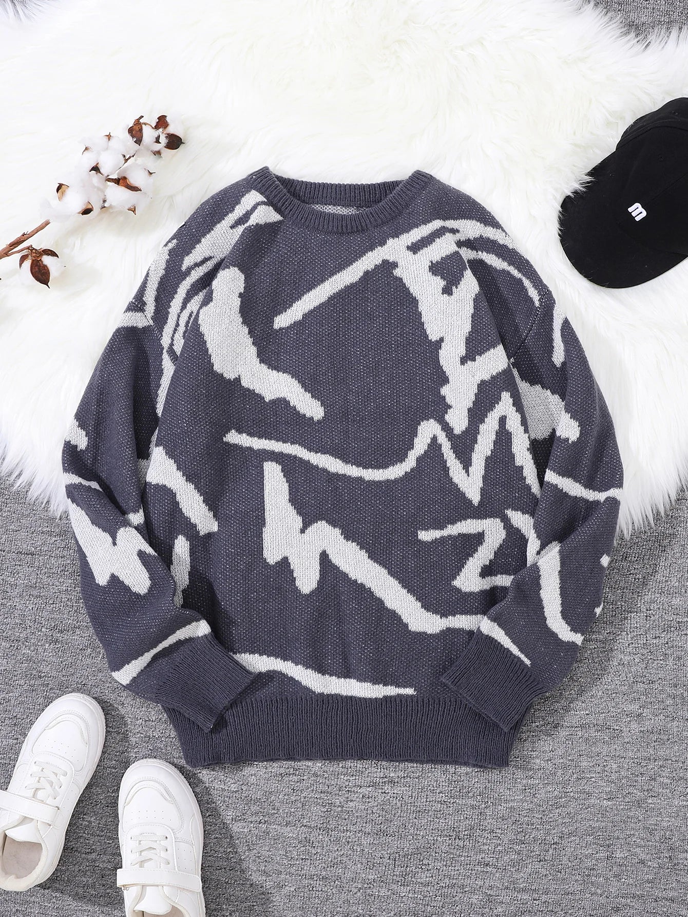 Men's Abstract Pattern Crew Neck Knit Sweater