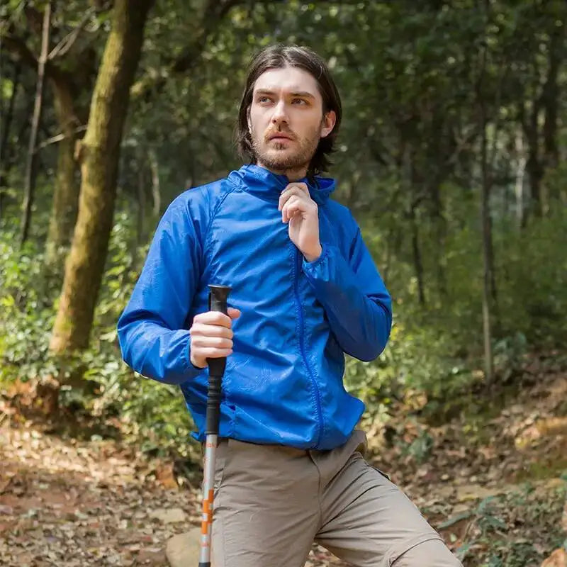 Hooded Long Sleeve Full Zip Outdoor Hiking Jacket with Pockets