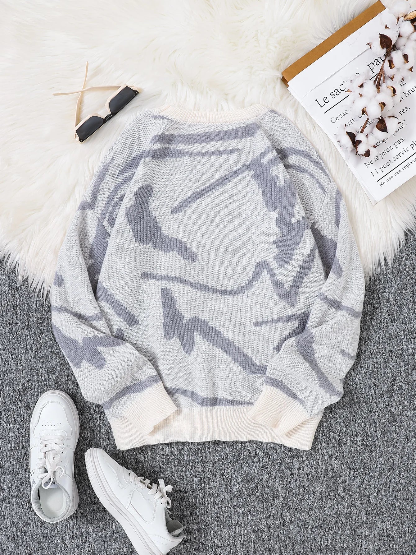 Men's Abstract Pattern Crew Neck Knit Sweater