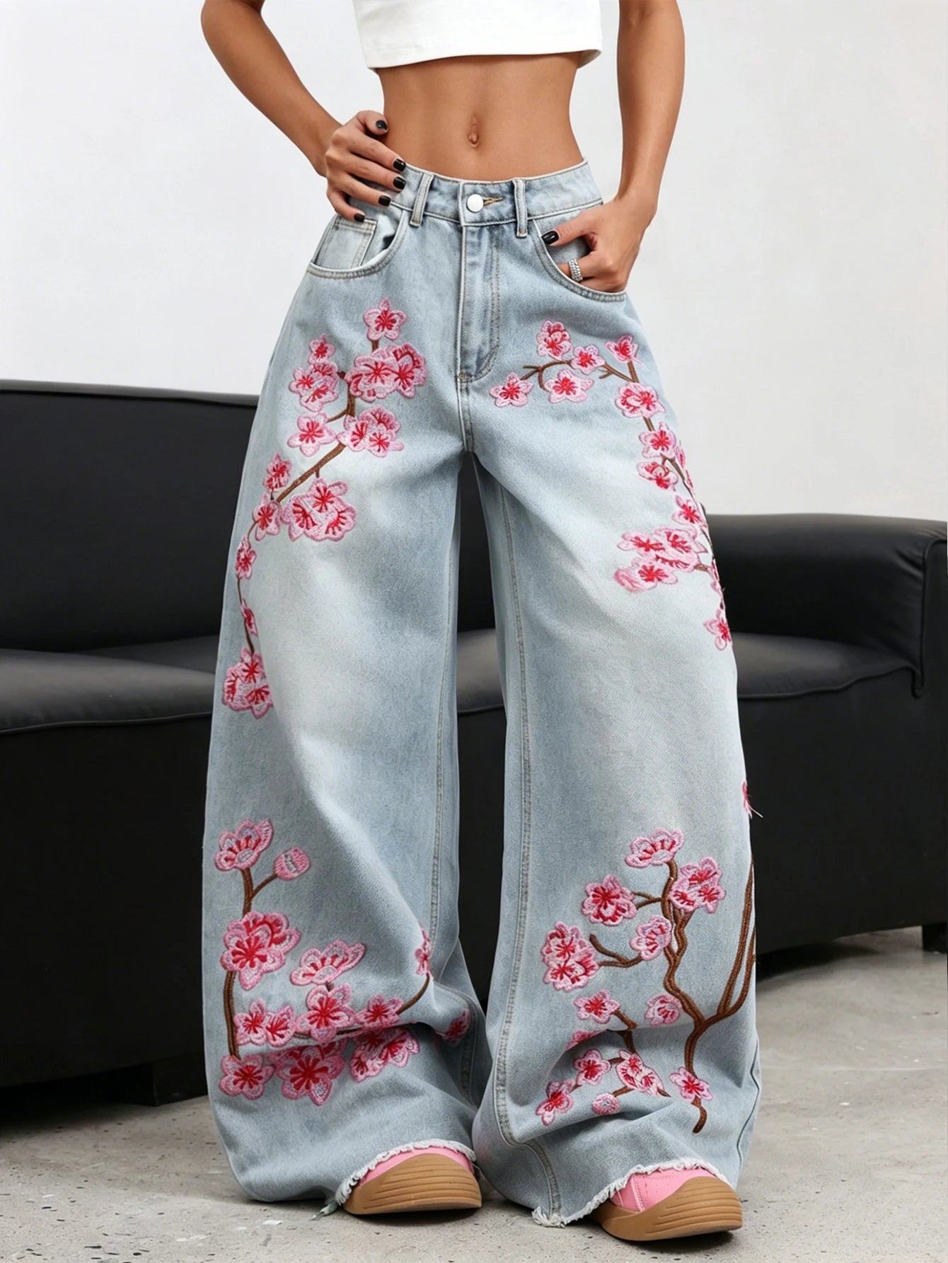 Women's Floral Embroidered Wide Leg Denim Jeans For Everyday Outfits