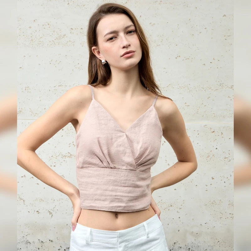 Women's Sleeveless V-Neck Cropped Camisole Top with Gathered Detail for Casual Outfits