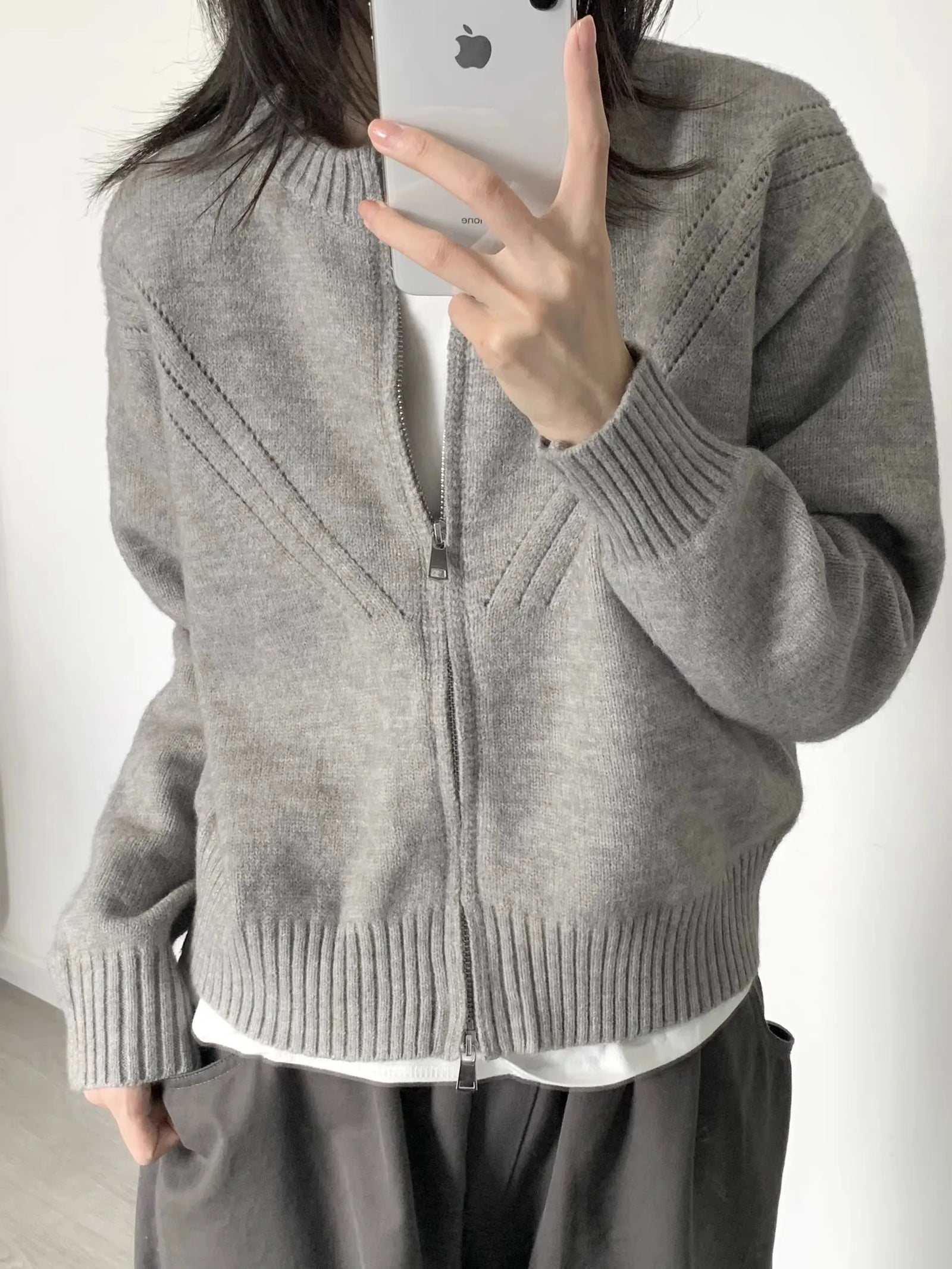 High-end grey retro cashmere knitted zipper cardigan women loose sweater coat with wool autumn and winter