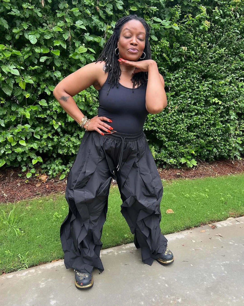 Women's Ruched Cargo Pants with Drawstring Waist and Gathered Cuffs