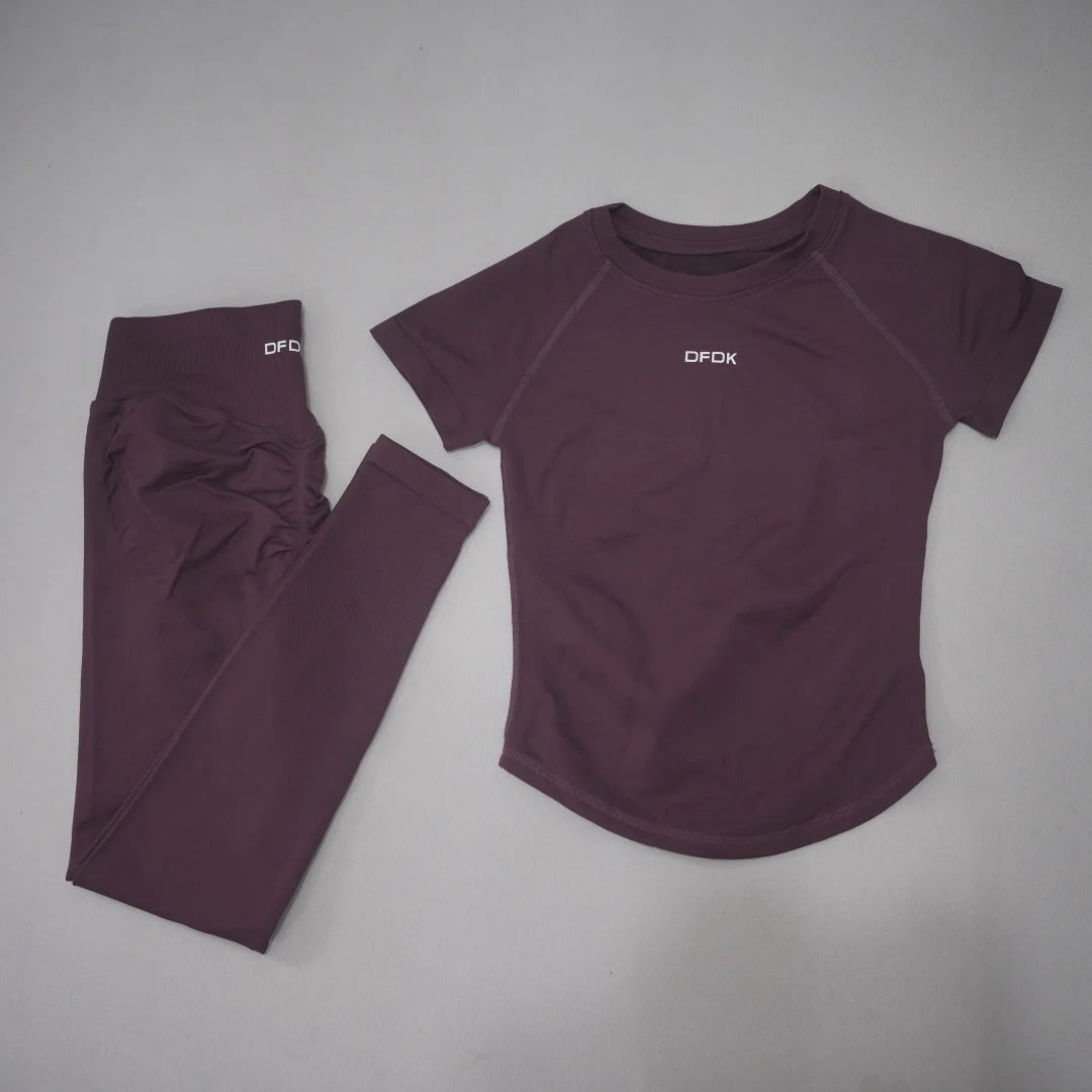 Women's Tee And Leggings Yoga Set For Workout Outfits