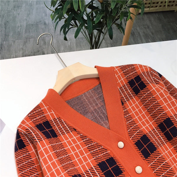 Vintage V-Neck Long Sleeve Women Plaid Sweater Spring Short Knitted Cardigan England Style Chic Tops Ladies Outerwear