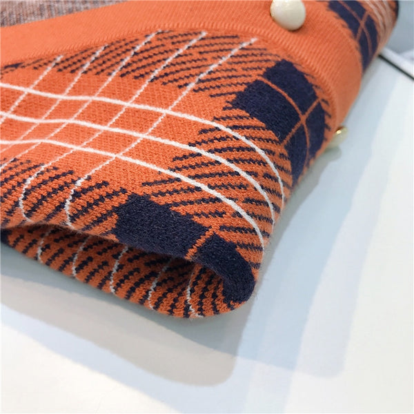 Vintage V-Neck Long Sleeve Women Plaid Sweater Spring Short Knitted Cardigan England Style Chic Tops Ladies Outerwear