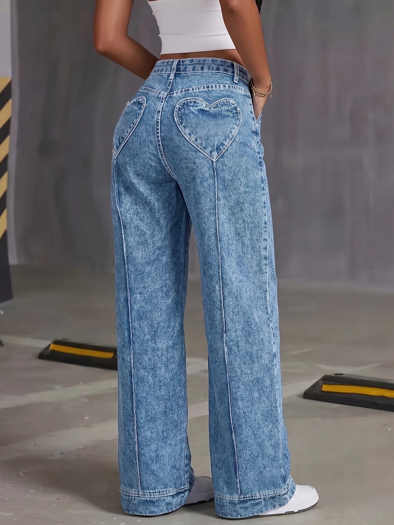 Women's Elastic Waist Heart Pocket Denim Jeans For Everyday Outfits
