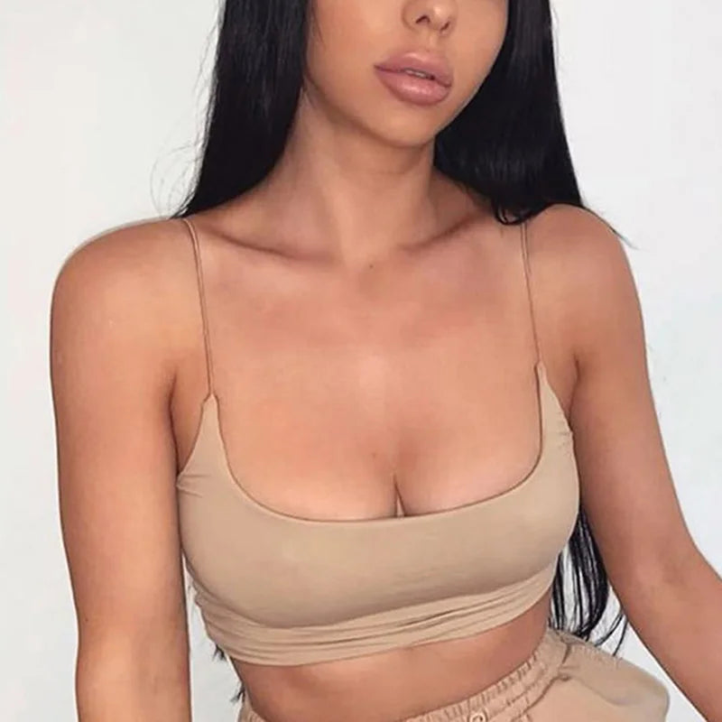 Women's Solid Bandeau Crop Top with Strapless Neckline and Fitted Shape