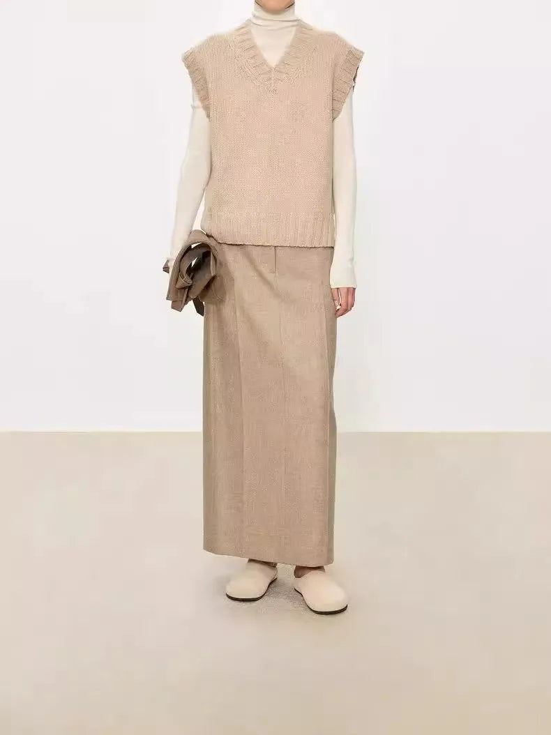 For autumn winter sleeveless vests stylish and loose with V-neck wool vests for layering Women's knitted sweaters and waistcoats