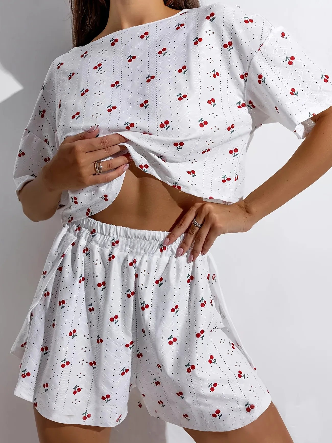 Women's Heart Print Short Sleeve Pajama Set with Top and Shorts