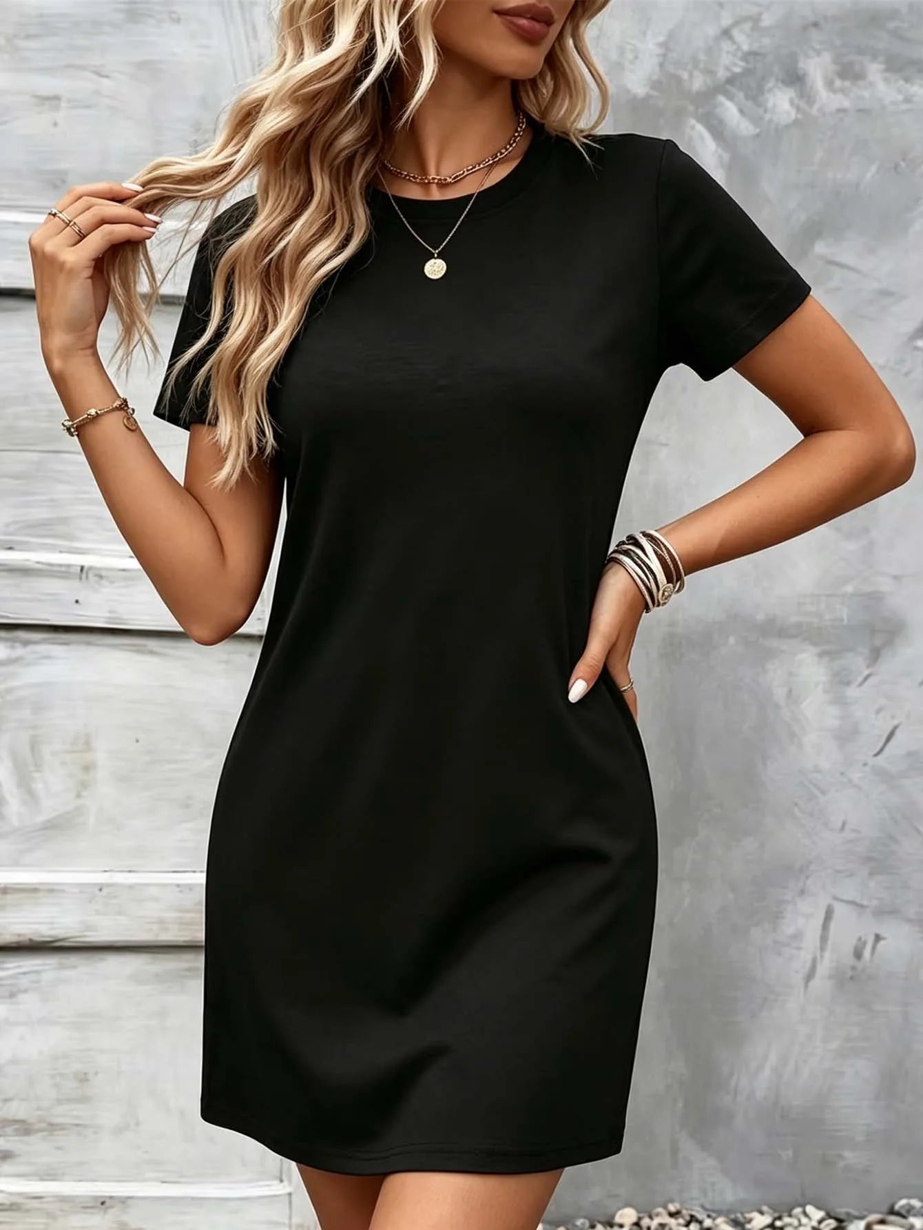 Women's Polyester Short-Sleeve Round-Neck Knee-Length Dress with Slight Stretch for Casual Outfits