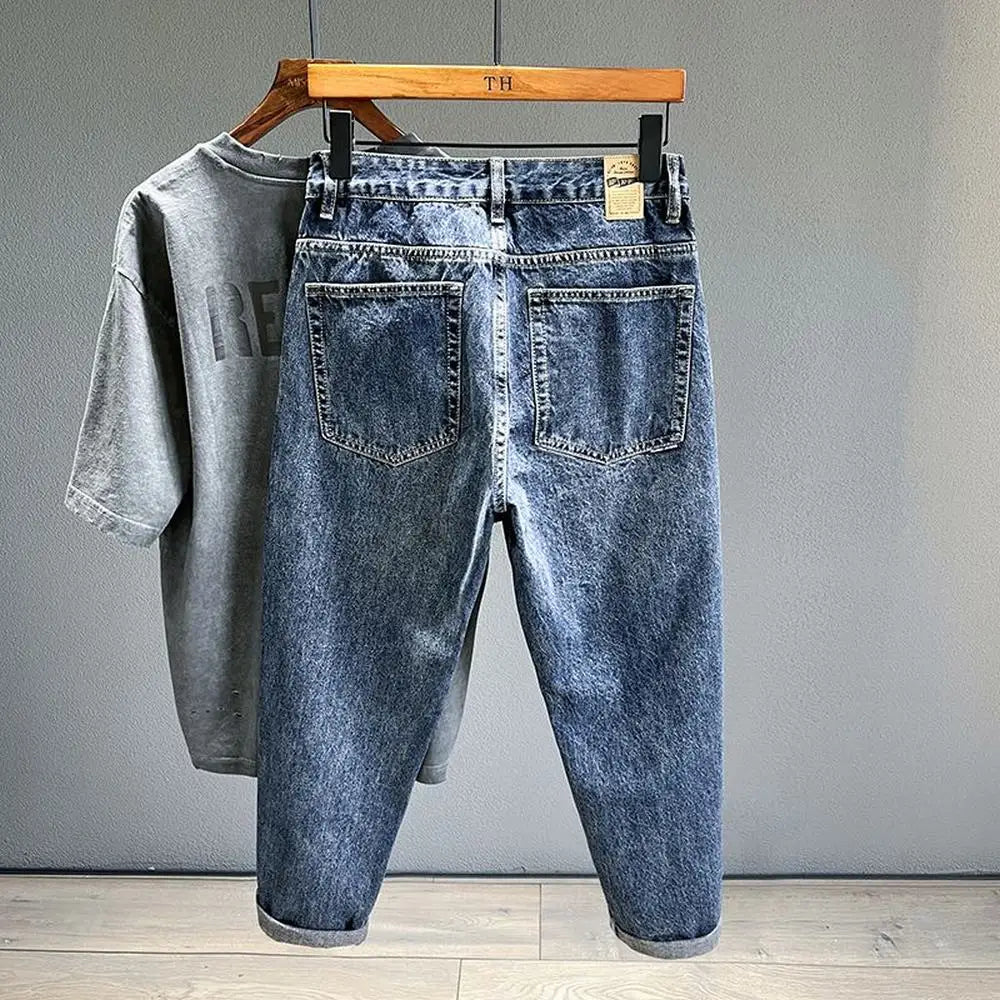 Men's Straight Leg Denim Jeans for Casual Everyday Wear