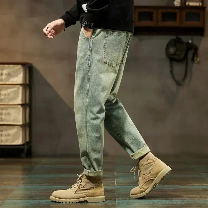 Men's Straight Leg Denim Jeans for Casual Everyday Wear