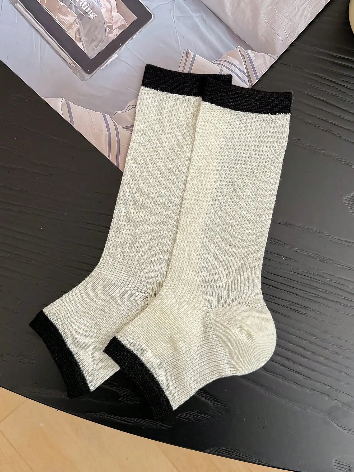 Sheer Ankle Socks with Contrasting Cuff and Open Toe