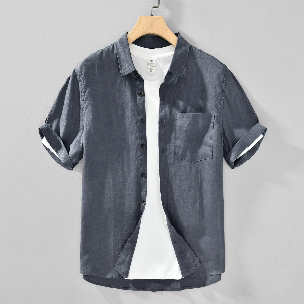 Men's Linen Short-Sleeve Collared Button-Up Shirt with Chest Pocket for Summer Outfits