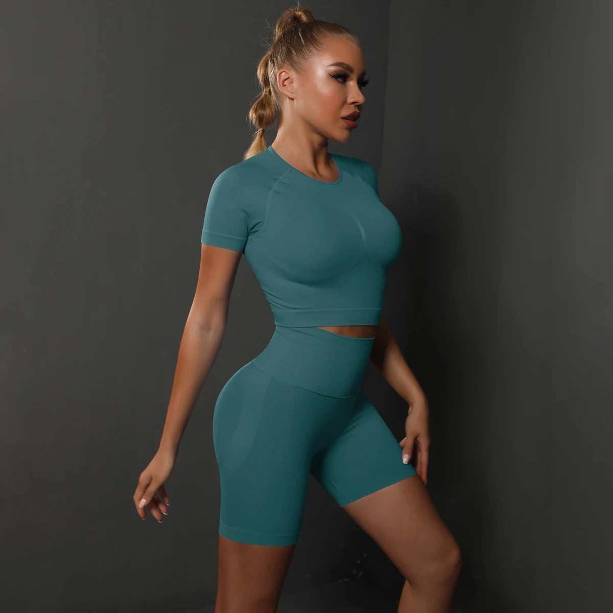 Women's Crop Top And Shorts Yoga Set For Workout Outfits
