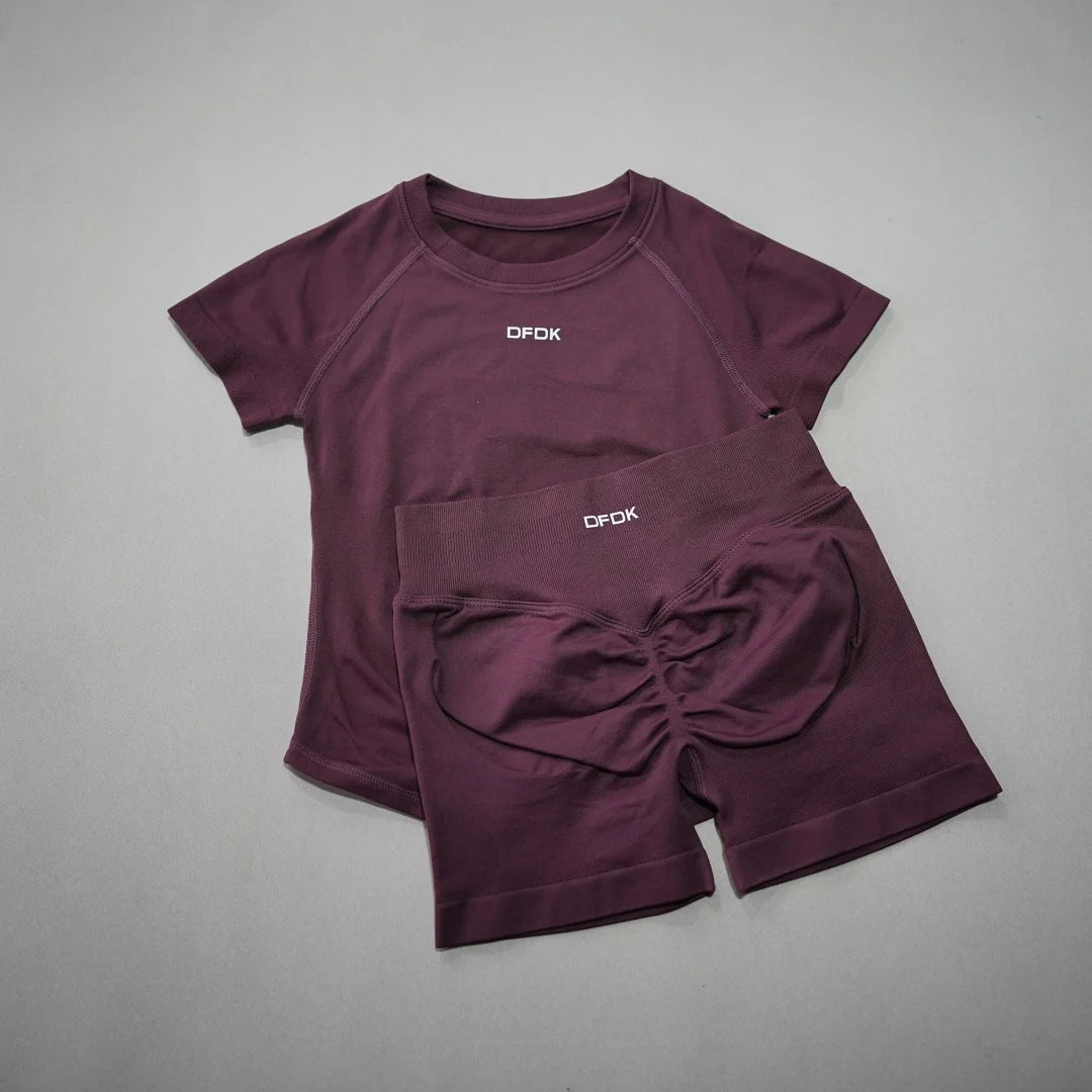Women's Cropped Tee And Shorts Yoga Set For Workout Outfits
