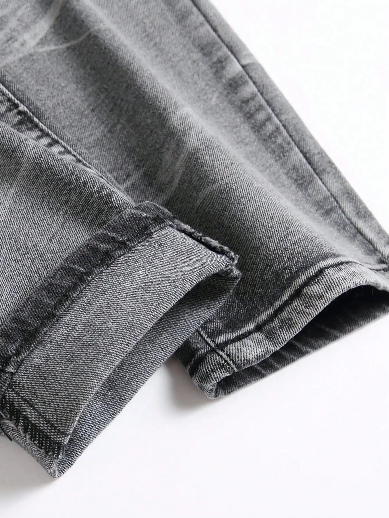 Men's Distressed Slim Fit Denim Jeans for Casual Everyday Wear