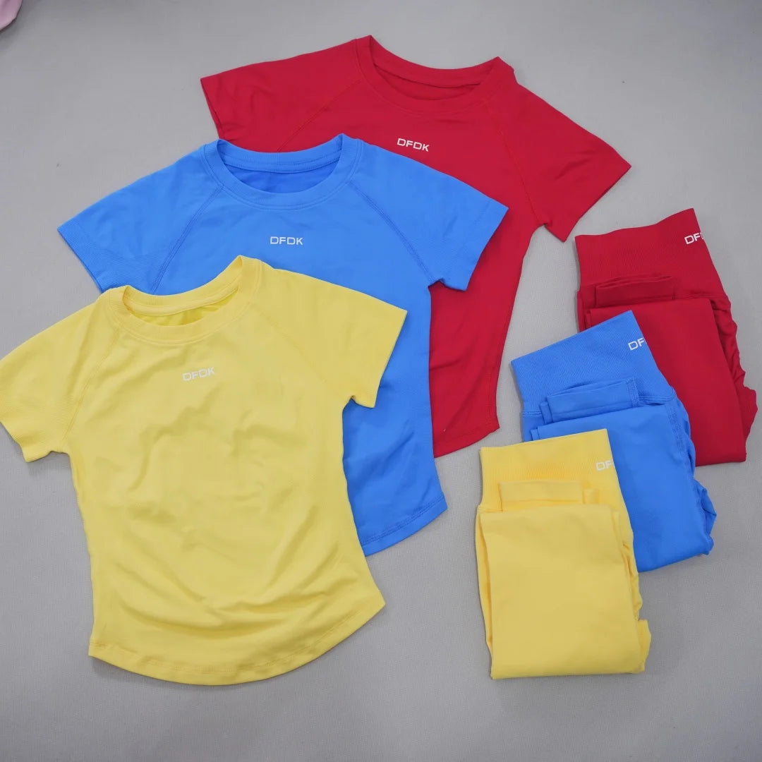 Women's Tee And Leggings Yoga Set For Workout Outfits