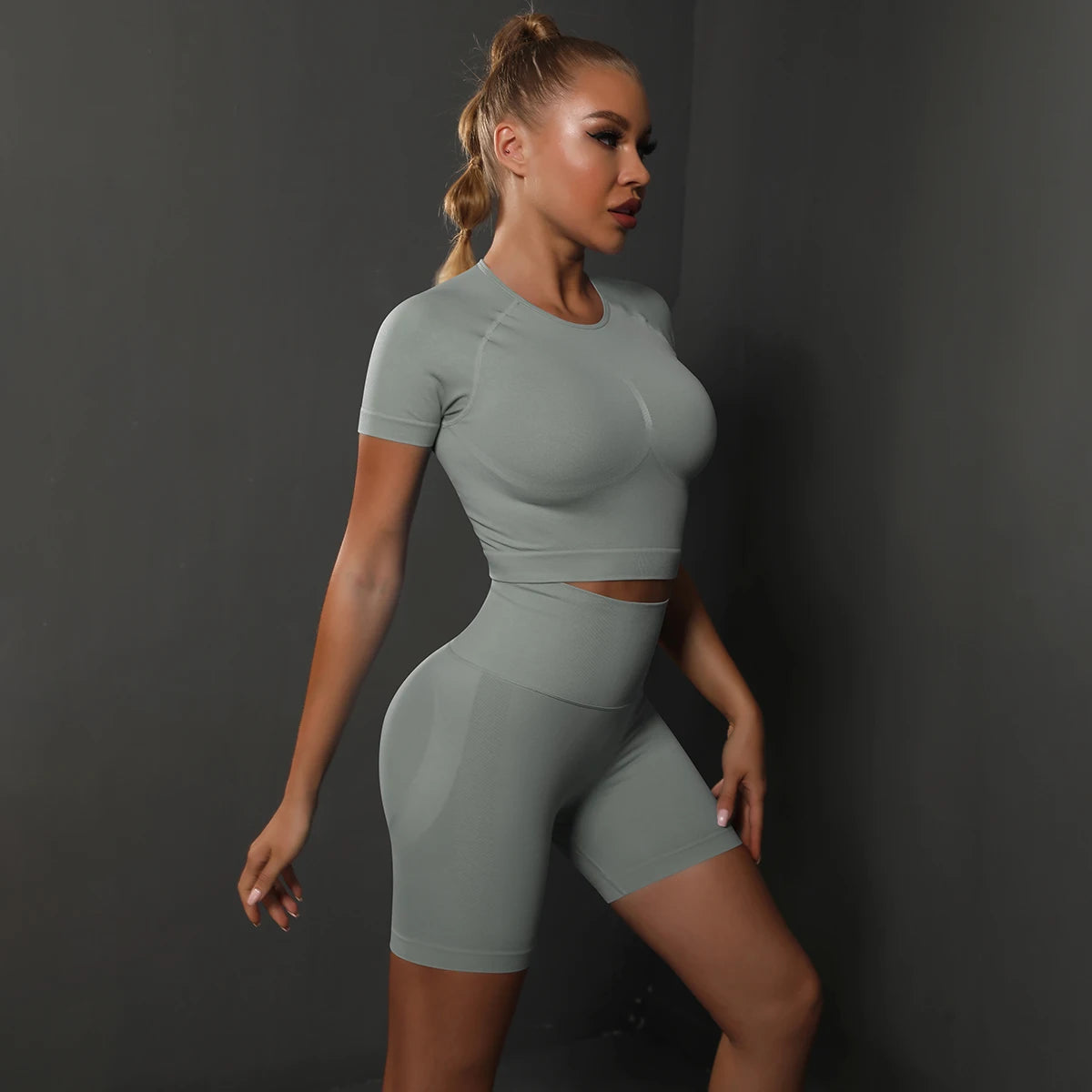 Women's Crop Top And Shorts Yoga Set For Workout Outfits