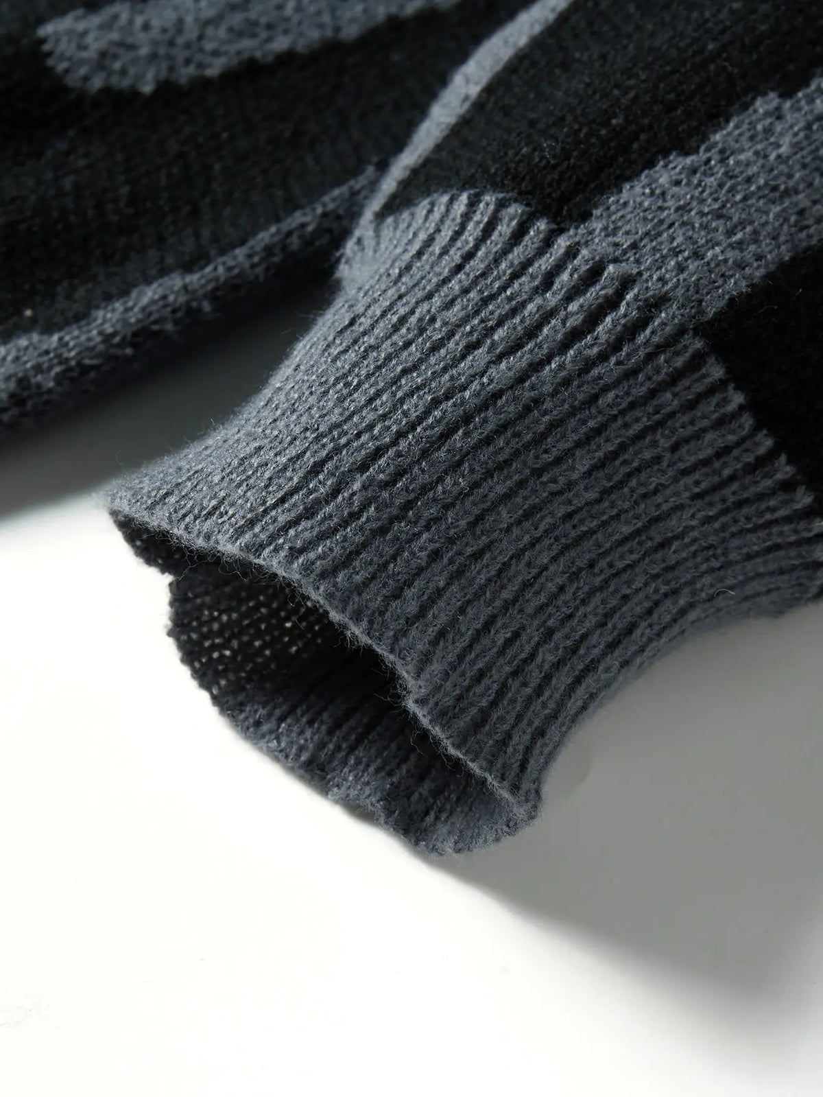 Men's Abstract Pattern Crew Neck Knit Sweater