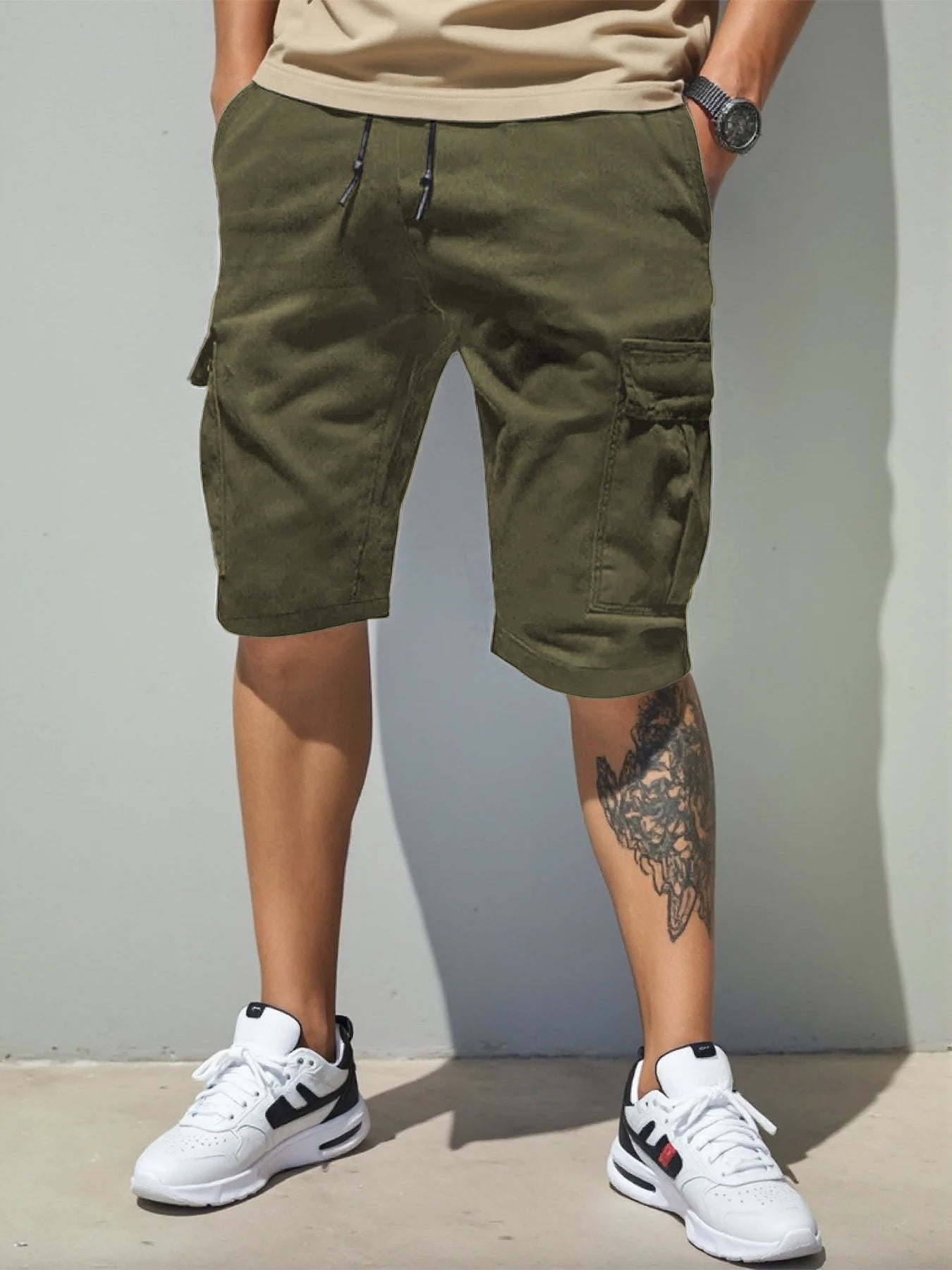 Men's Solid Regular-Fit Mid-Rise Casual Shorts with Practical Pockets for Everyday Outfits