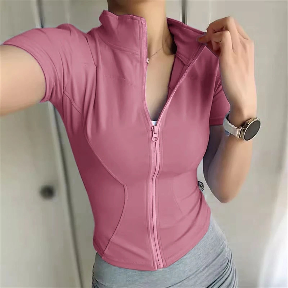 Women's Short-Sleeve Zip-Front Training Jacket with Stand Collar and Slim Fit