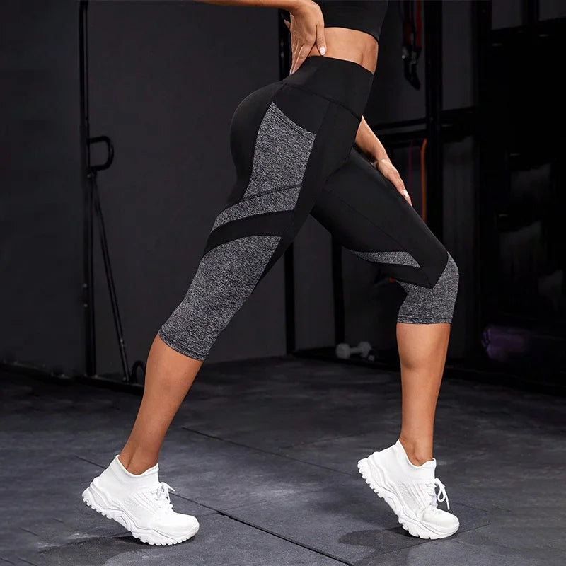 Women's Side Pocket Panelled Capri Leggings For Workout Outfits