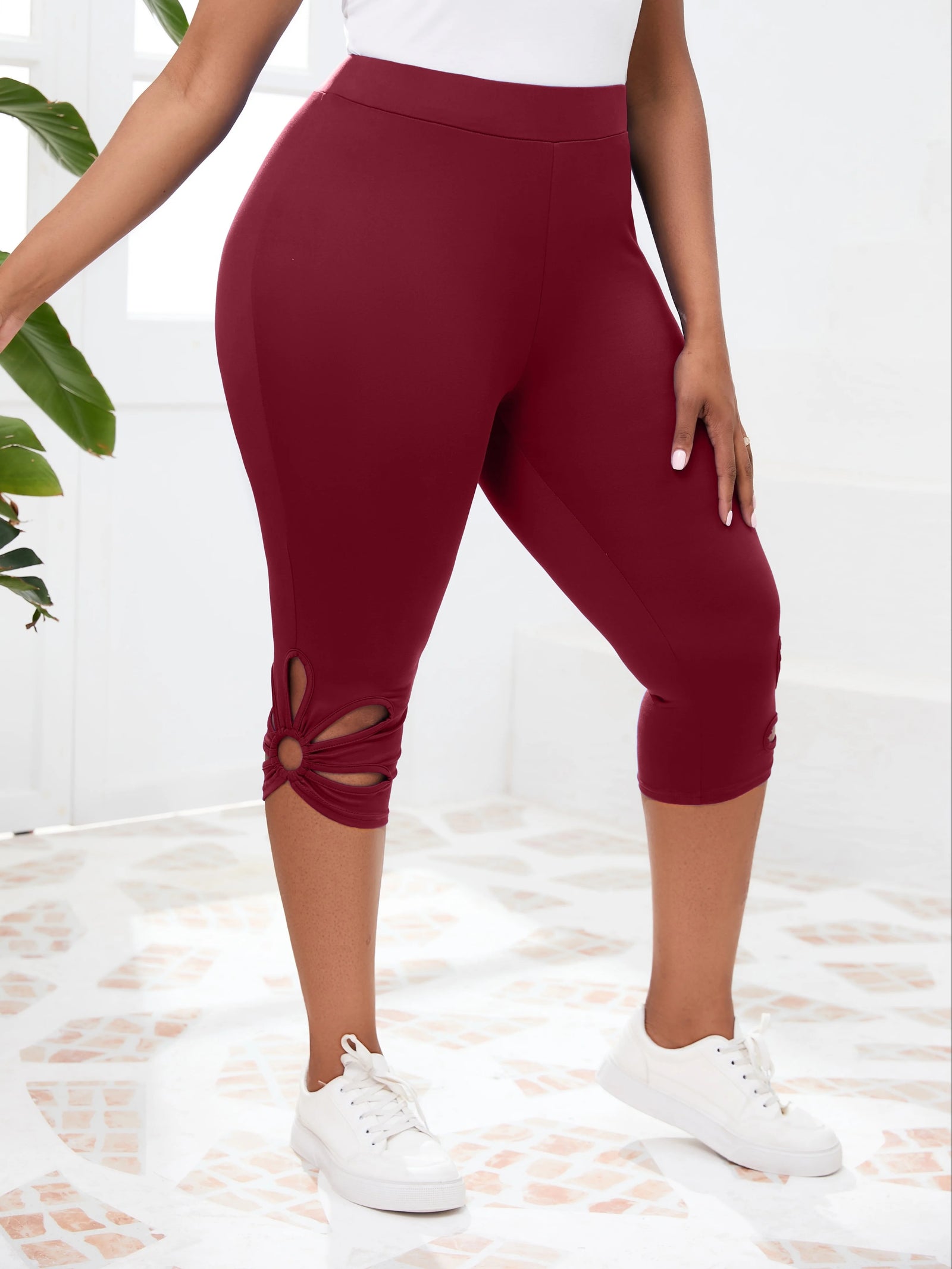 Women's Cutout Capri Leggings For Workout Outfits And Layering