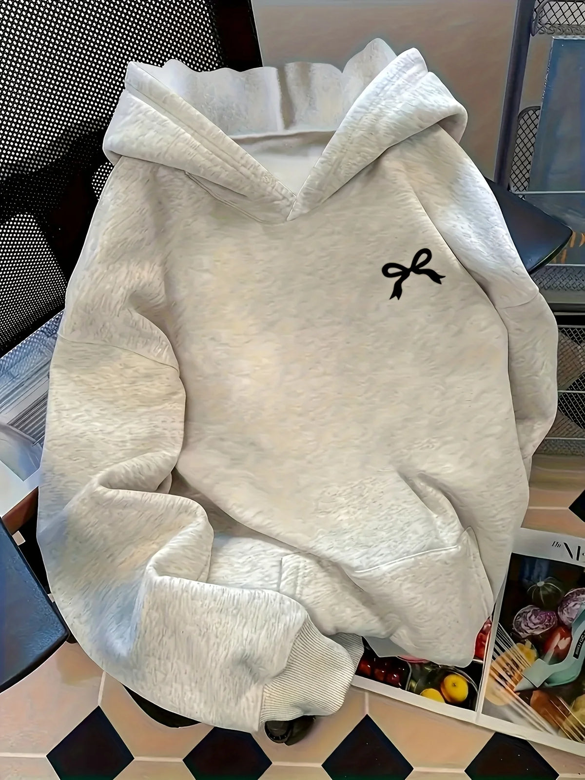 Bow Graphic Long Sleeve Pullover Casual Hoodie for Layering