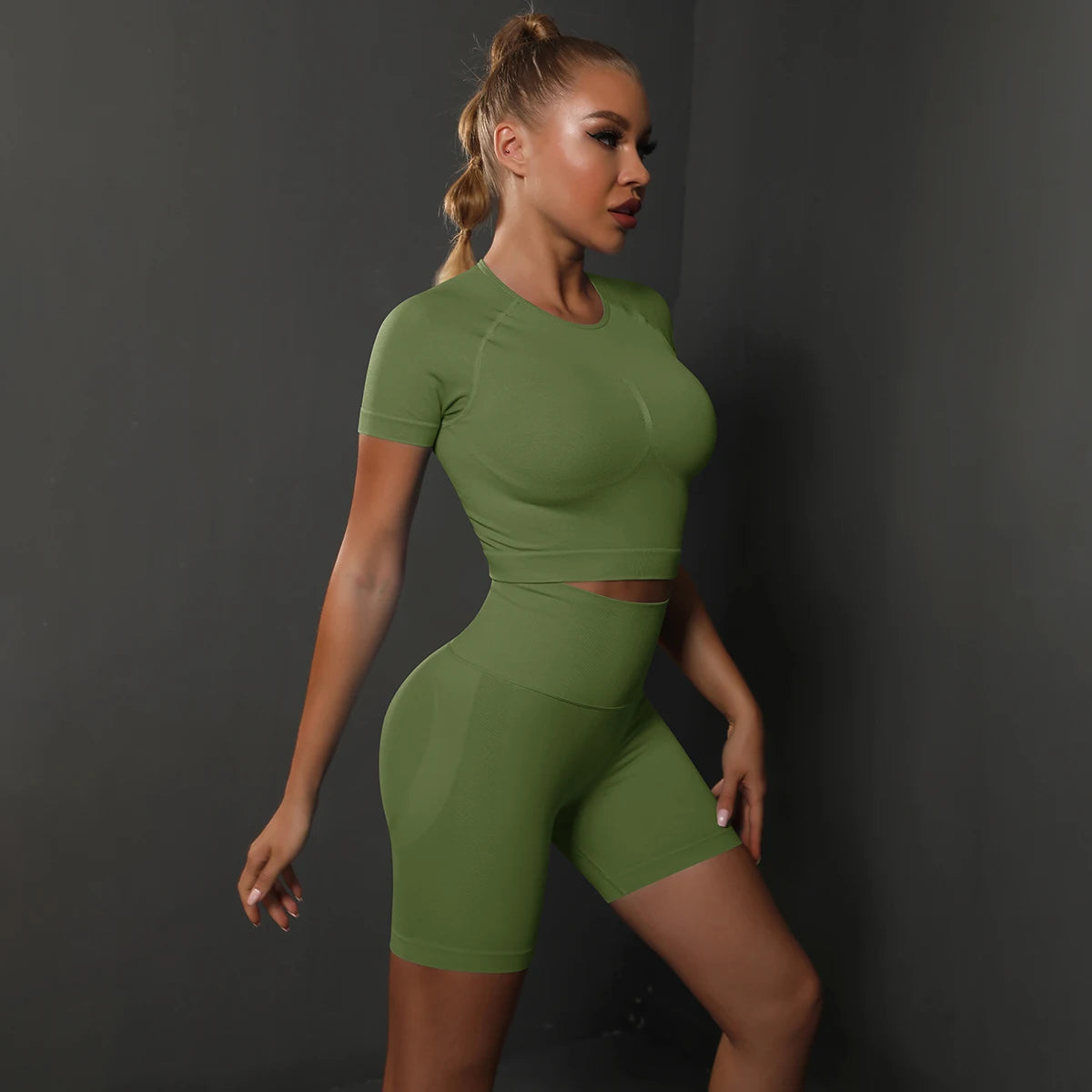 Women's Crop Top And Shorts Yoga Set For Workout Outfits