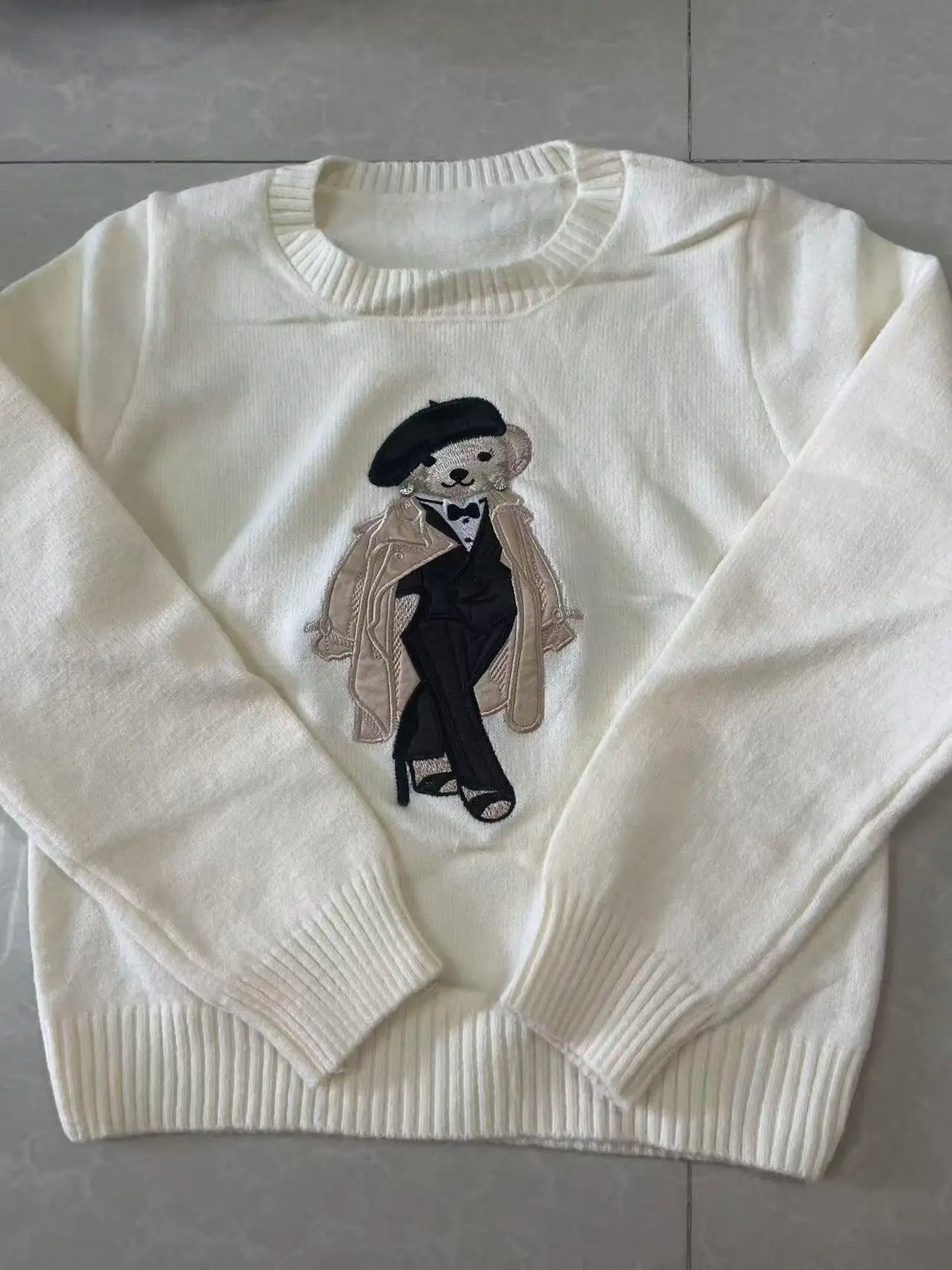 Women's Teddy Bear Graphic Crew Neck Sweater Casual Knit Layer
